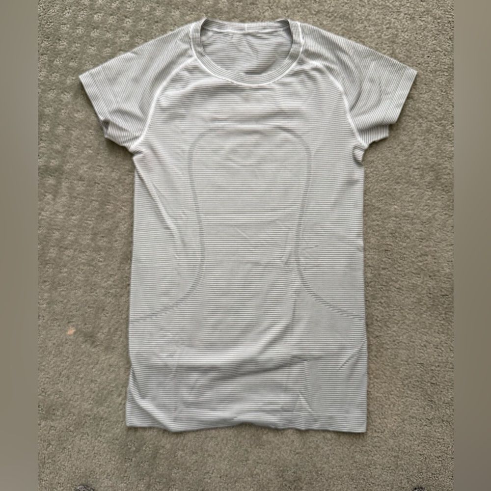 Women’s swiftly tech short sleeve